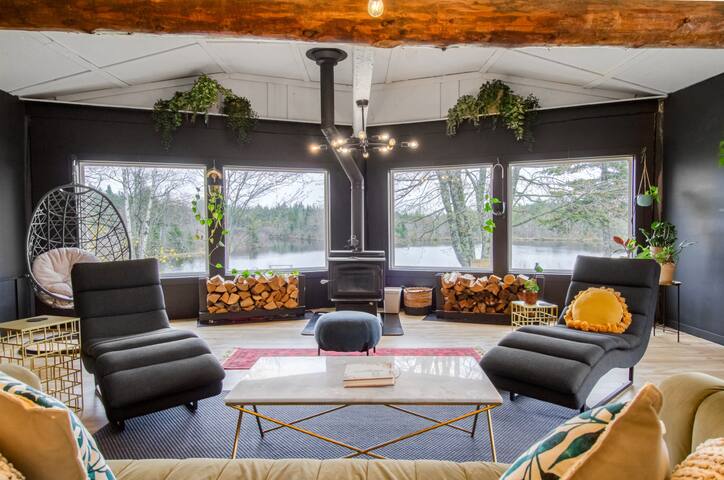 Lakeside Lodge gallery image 3