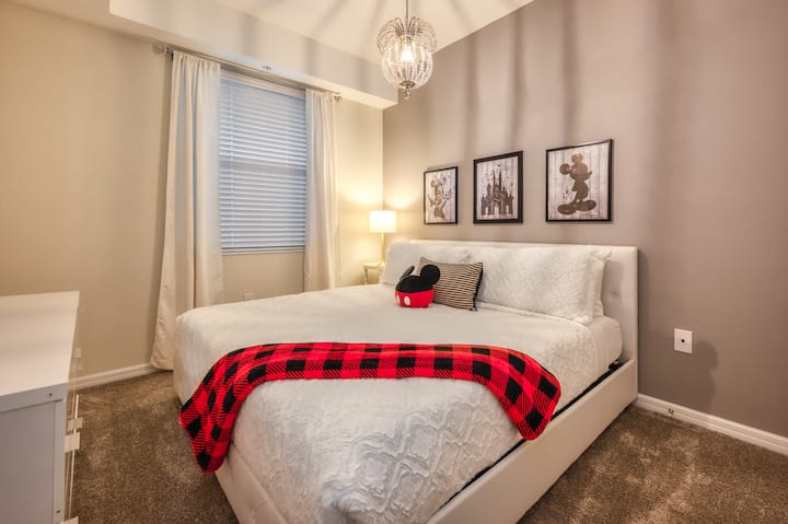 Mickey King Dormitorio