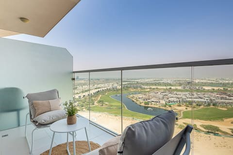 Top performing Airbnb: Spacious Studio in DAMAC Hills w/ Golf Course View in Al Hebiah Third
