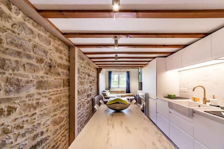 High-end apartment overlooking the quays AIL gallery image 5