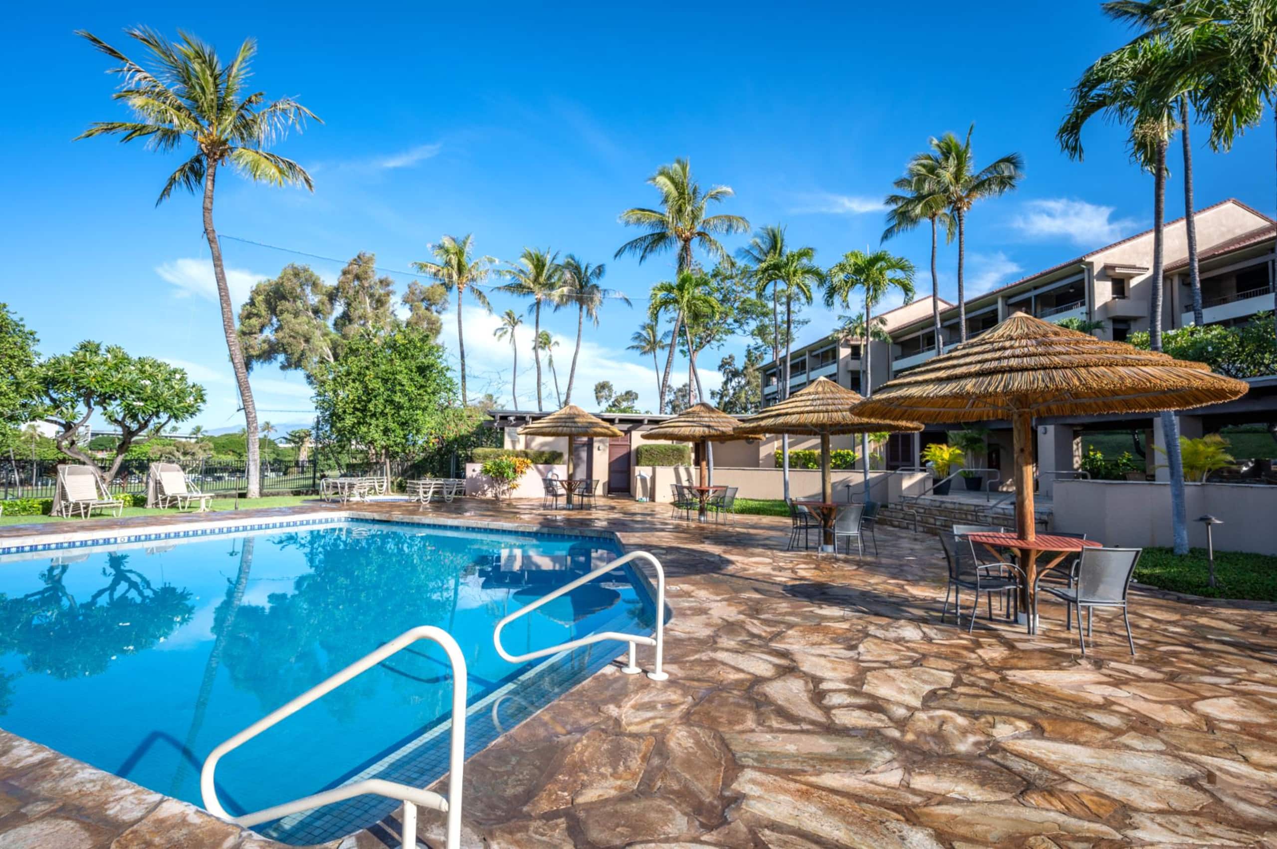 Condo in Lahaina · ★4.83 · 2 bedrooms · 3 beds · 2 baths - Image 10