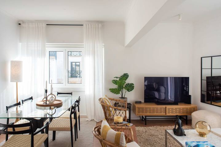 Luxury Ocean View House – Central Ericeira gallery image 2