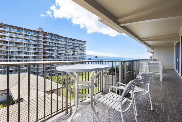 Whaler on Kaanapali Beach Ocean View #623 2Br/2Ba gallery image 3