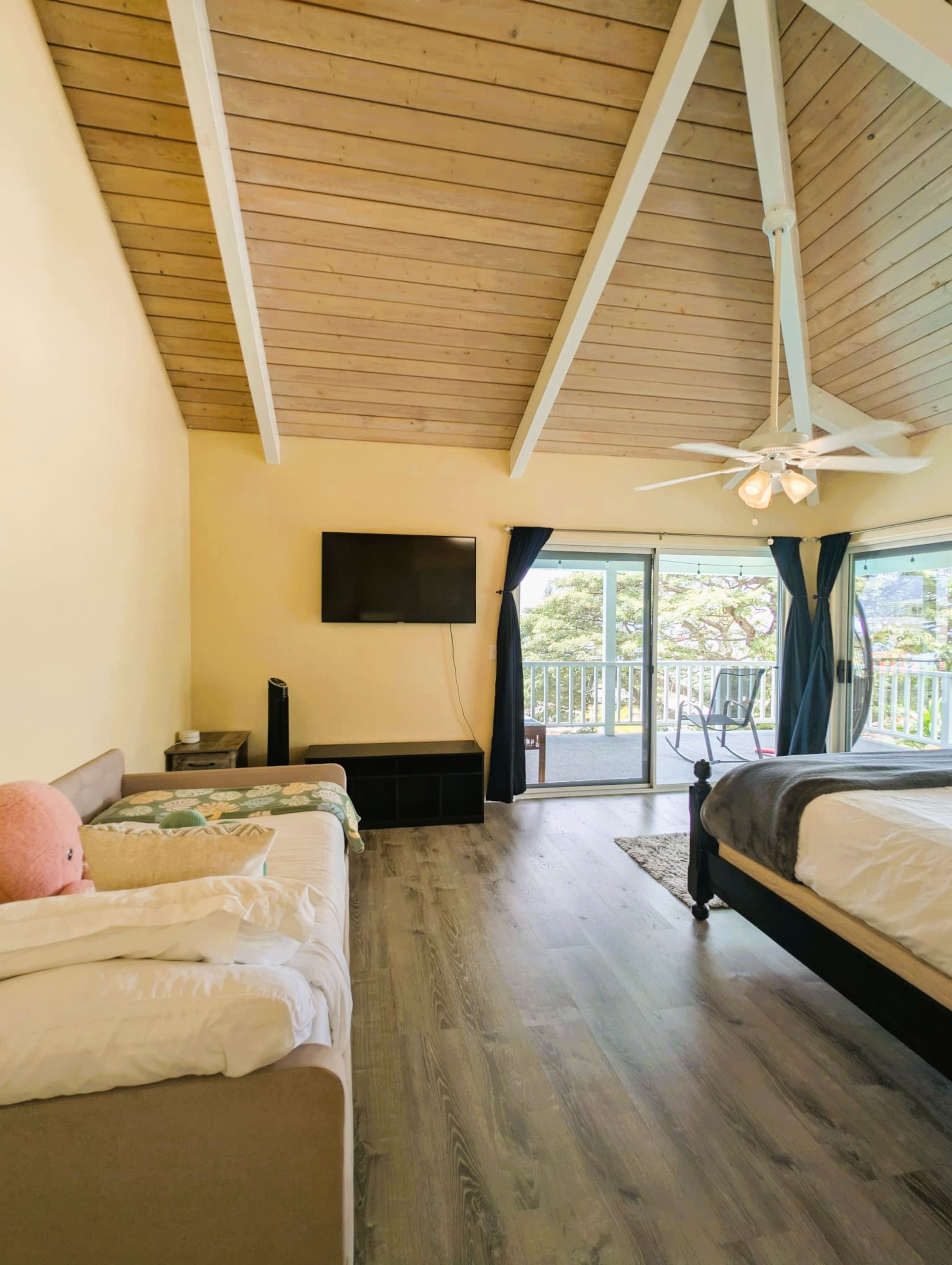 Home in Kailua-Kona · ★4.93 · 3 bedrooms · 7 beds · 3 private baths - Image 2