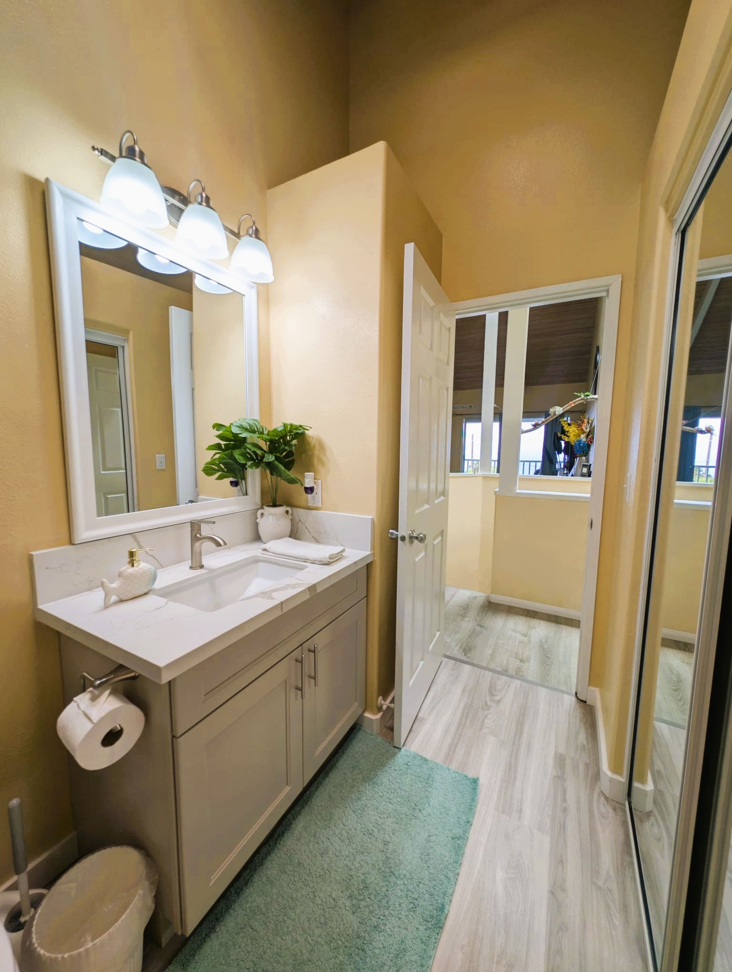 Home in Kailua-Kona · ★4.93 · 3 bedrooms · 7 beds · 3 private baths - Image 26