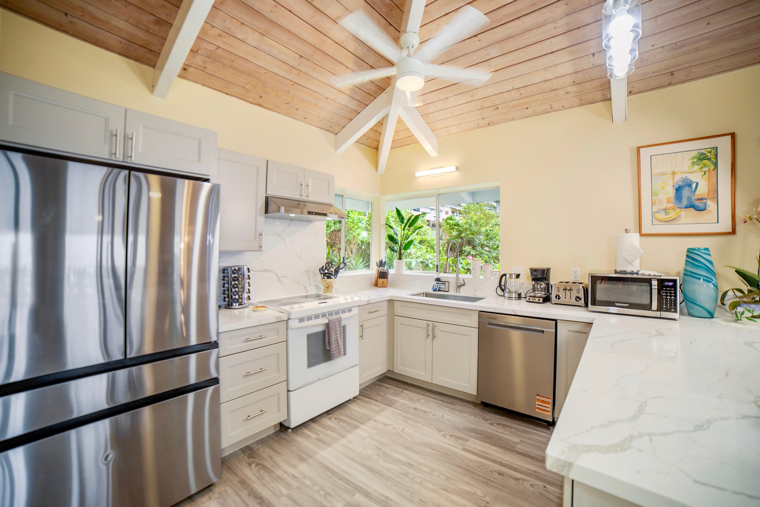 Home in Kailua-Kona · ★4.93 · 3 bedrooms · 7 beds · 3 private baths - Image 11