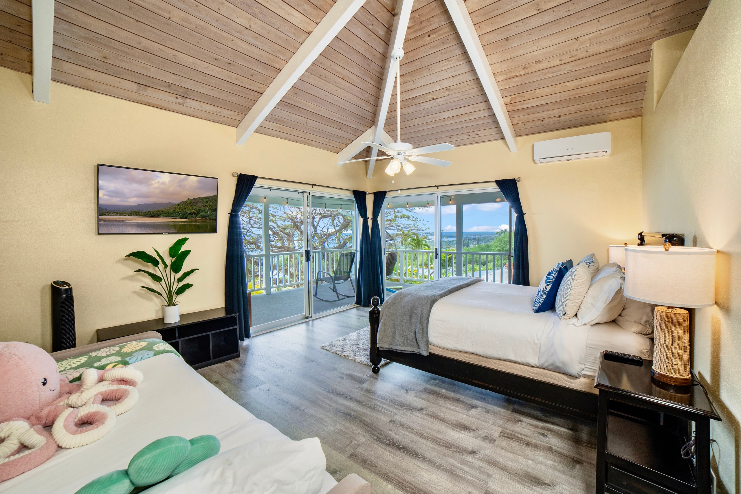 Home in Kailua-Kona · ★4.93 · 3 bedrooms · 7 beds · 3 private baths - Image 15