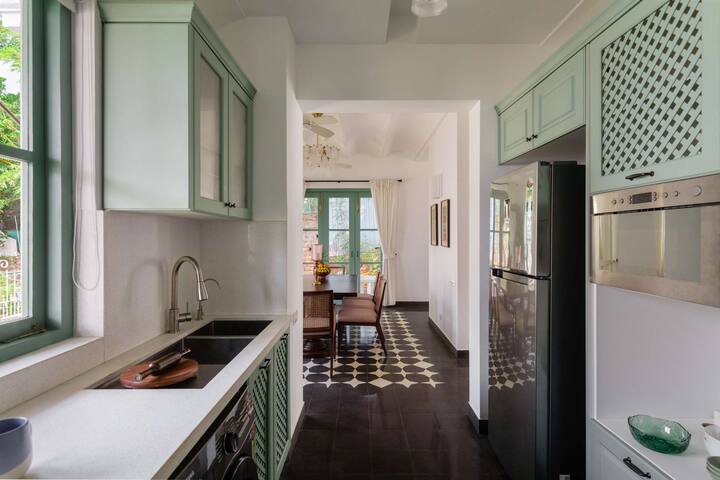 Fully equipped kitchen