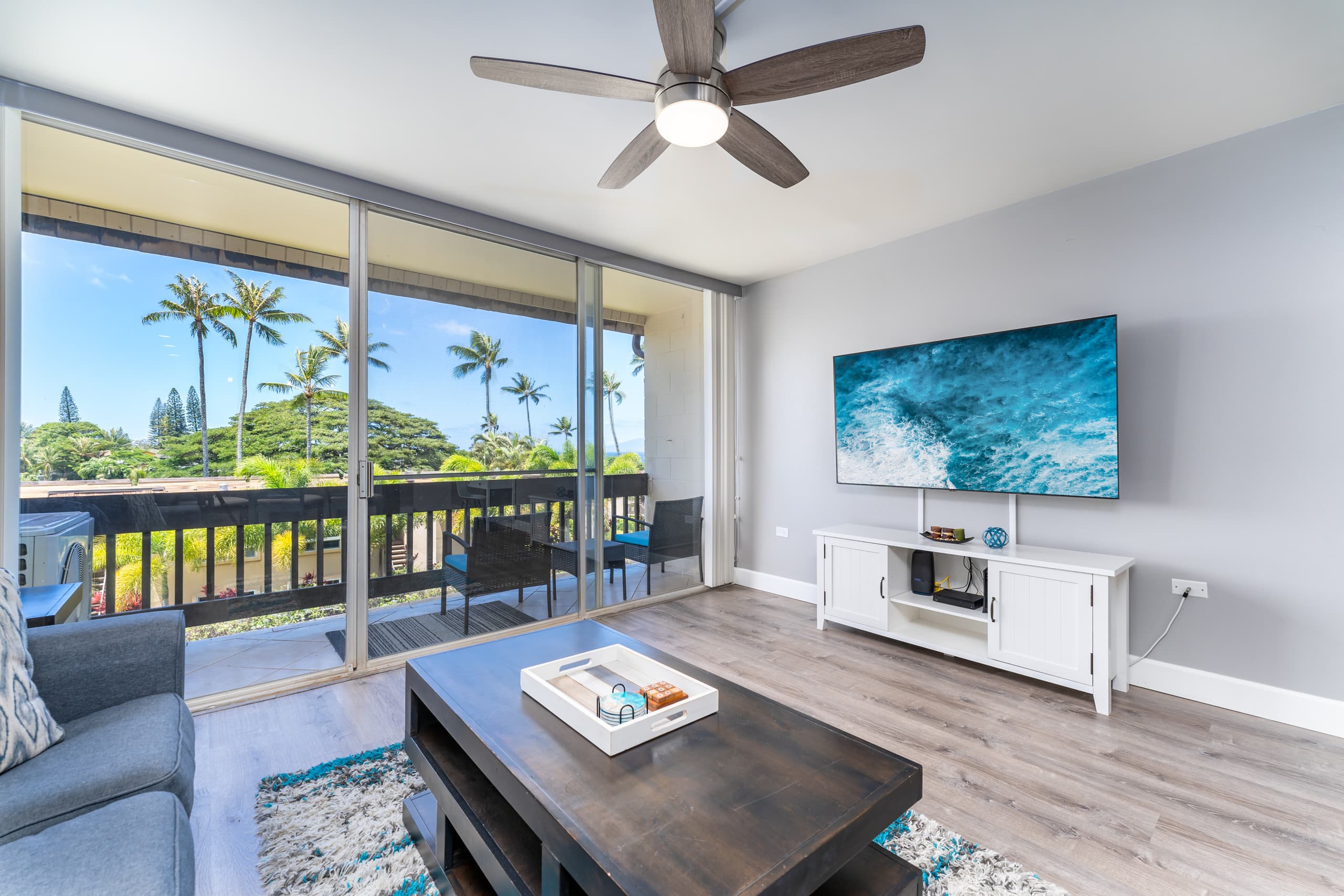Condo in Lahaina · ★4.89 · 1 bedroom · 2 beds · 1 bath - Image 4