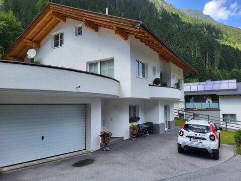 Christians Hamat by Interhome
