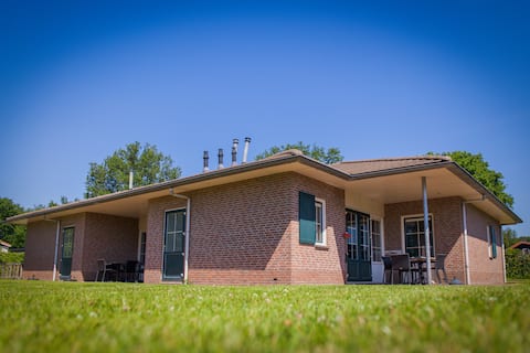 Top performing Airbnb: Bungalow Wilbrink | 8 people in Centrum Voorthuizen