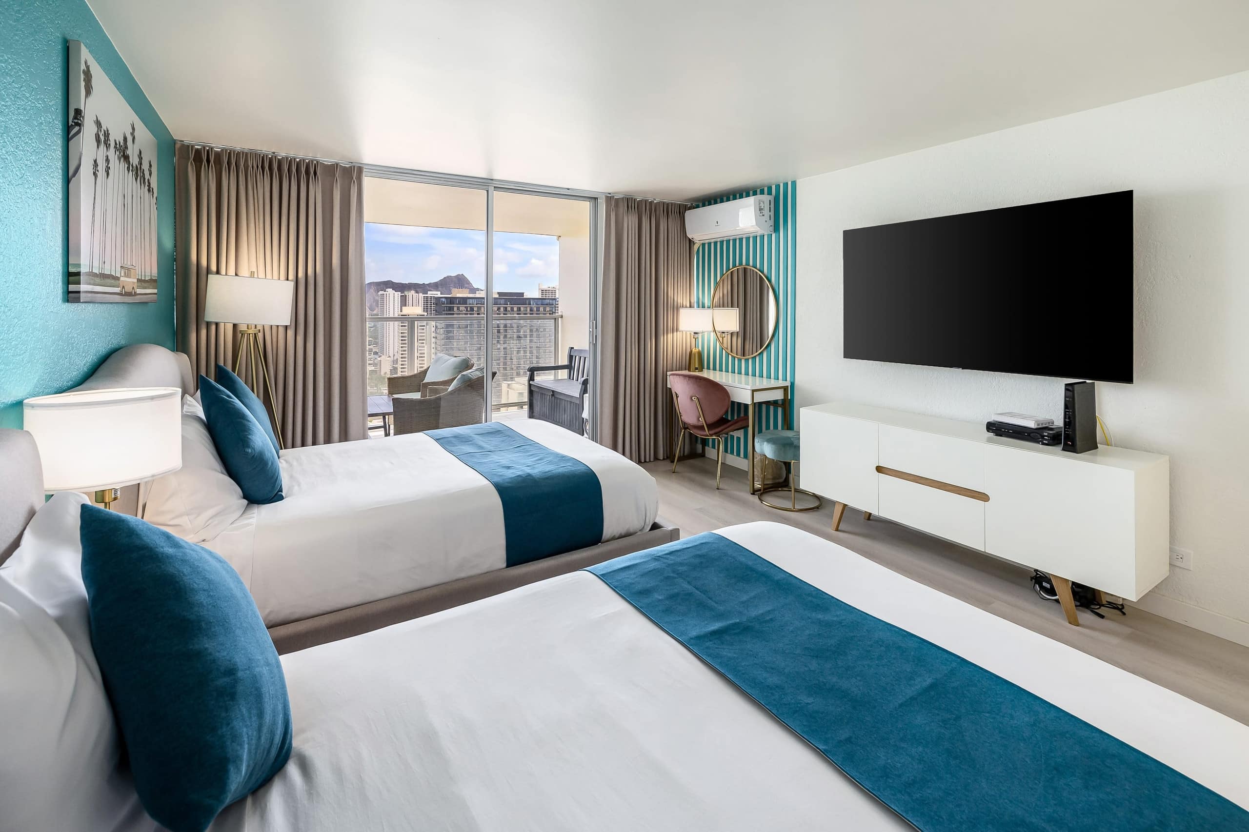 Condo in Honolulu · ★4.89 · 1 bedroom · 2 beds · 1 private bath - Image 4