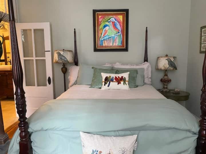 Jenny's Downtown Hideaway(b&b)-openshaw Suite - Laurel, MS