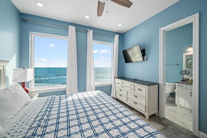 Sea Bliss · Nyumba ya Likizo ya Kifahari ya Ufukweni · Fuko za Gulf Shores · Mandhari ya Ufukweni katika Kila Chumba Kikuu · Matandiko ya Kifahari, Yenye Starehe · Vyumba Vitano vya Kulala vya Suite vya King vyenye Televisheni · Mabafu ya Kibinafsi ya Ndani ya Chumba · Mashuka ya Pamba na Vitambaa vya Kufunika