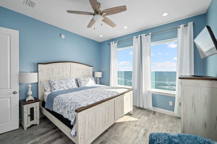 Sea Bliss · Nyumba ya Likizo ya Kifahari ya Ufukweni · Fuko za Gulf Shores · Mandhari ya Ufukweni katika Kila Chumba Kikuu · Matandiko ya Kifahari, Yenye Starehe · Vyumba Vitano vya Kulala vya Suite vya King vyenye Televisheni · Mabafu ya Kibinafsi ya Ndani ya Chumba · Mashuka ya Pamba na Vitambaa vya Kufunika