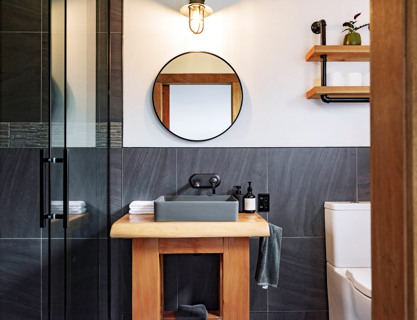 Black Cottage Boutique Accommodation 5