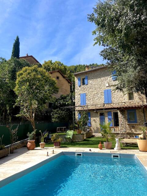 Villa les Volets Bleus an authentic house in the
