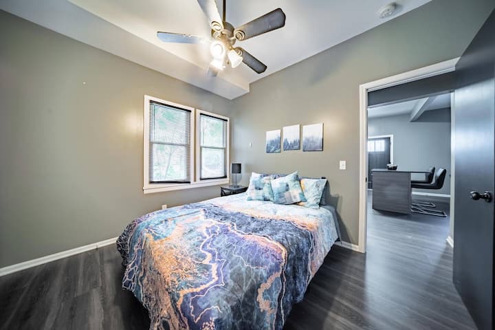 Moving into bedroom number 2, fit with a queen sized bed and comfortable linens. With both rooms being equally as comfortable. Allowing everyone to have their much needed rest after a fun day of exploring the local area