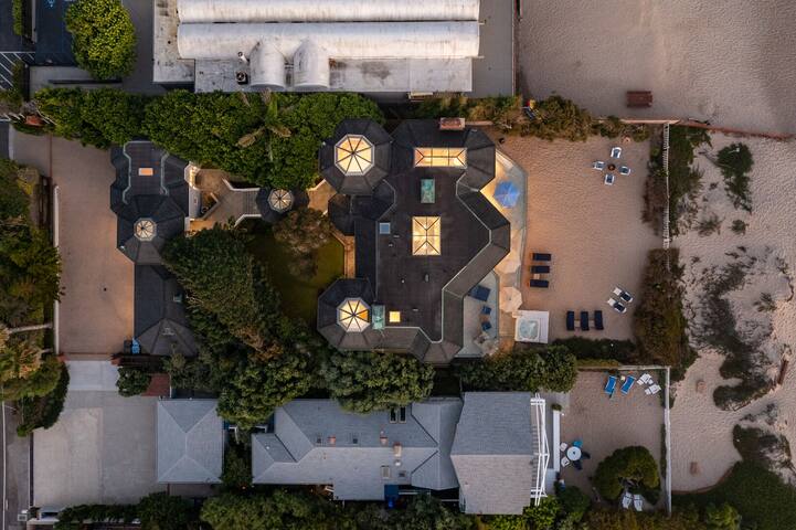 Malibu Dunes by Fieldtrip | Private Beach Backyard gallery image 3