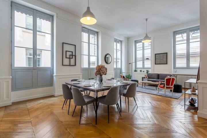 Charlie – Furnished apartment 260m² Downtown Lyon gallery image 3