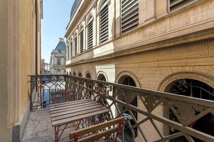 Charlie – Furnished apartment 260m² Downtown Lyon gallery image 4