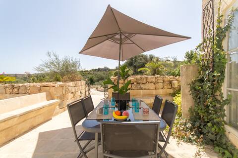 Pleasant stone house & jacuzzi St Martin