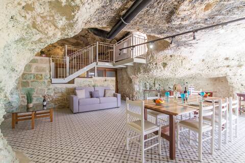 Pleasant stone house & jacuzzi St Martin