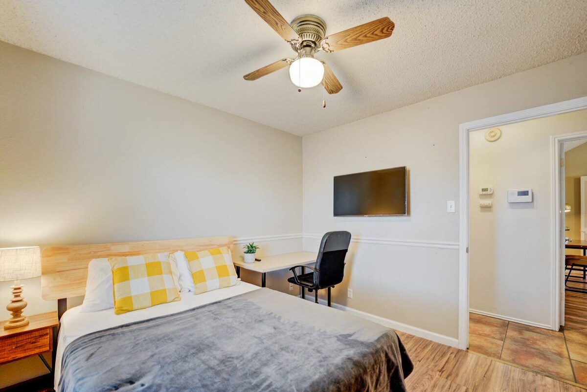 明亮温馨的卧室，非常适合放松身心。 ☀️