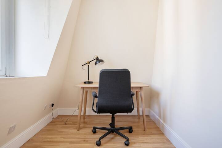 Blueground | South Kensington, nr museums & shops gallery image 4