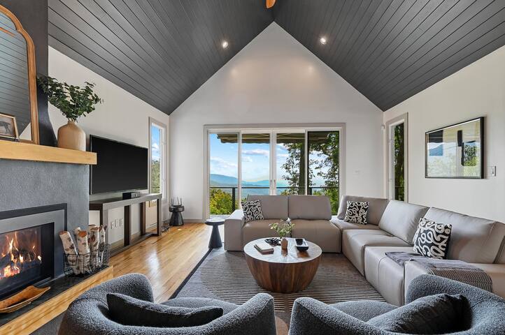 Five Bedroom Gameroom Hot Tub StarLink gallery image 2