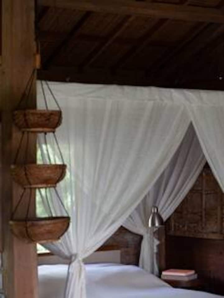 Yağış Evi Əmlakı - 6 yataq otağı