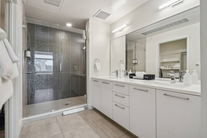 Sleek & Chic Vibes | Espadin LoHi gallery image 5