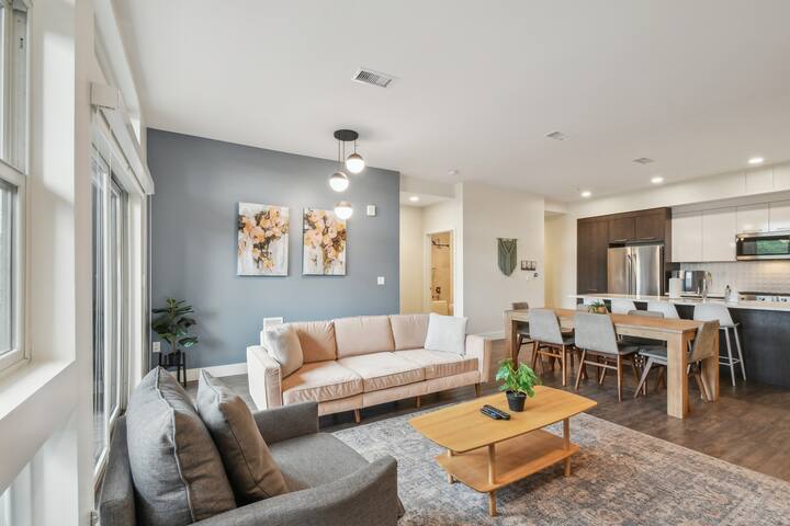 Sleek & Chic Vibes | Espadin LoHi gallery image 2