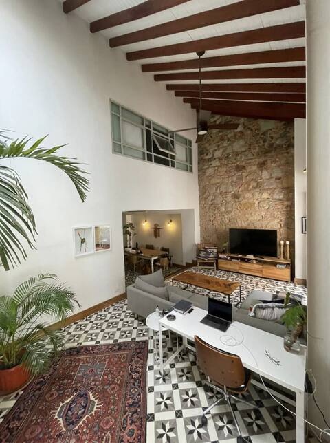 Newly designed 3br apartment + Private terrace