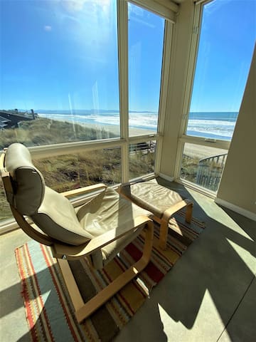 Spectacular Modern Oceanfront *grocery delivery! gallery image 3