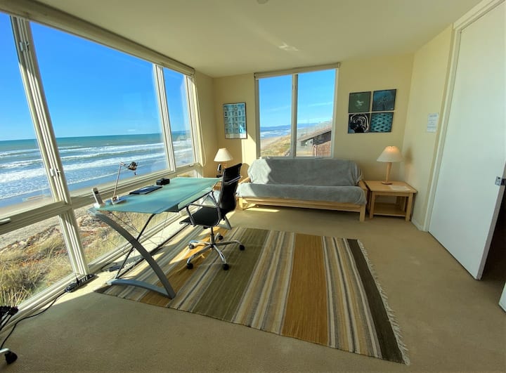 ฟูกนอน/ห้องทำงานอยู่ห่างจากห้องรับประทานอาหารเป็นห้องนอน "5"