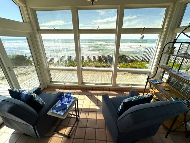 Oceanfront Cottage Gem w toys *groceries delivery! gallery image 3