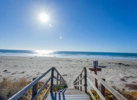 Pajaro Dunes~ garage, pickleball & steps from sand