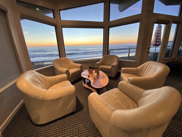 Mind blowing Oceanfront~ Pool/Pong/grocer delivery gallery image 4