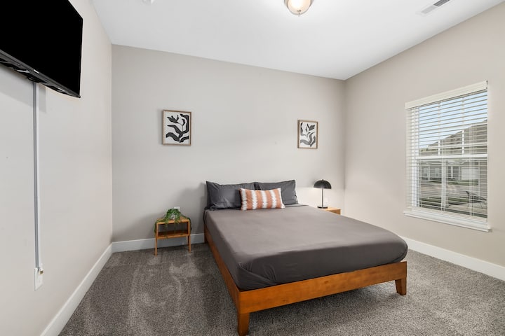 Chambre Queen avec télévision connectée