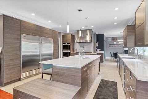 Gorgeous 12BD & 5.5BR House w/Ninja Gym - Skokie!