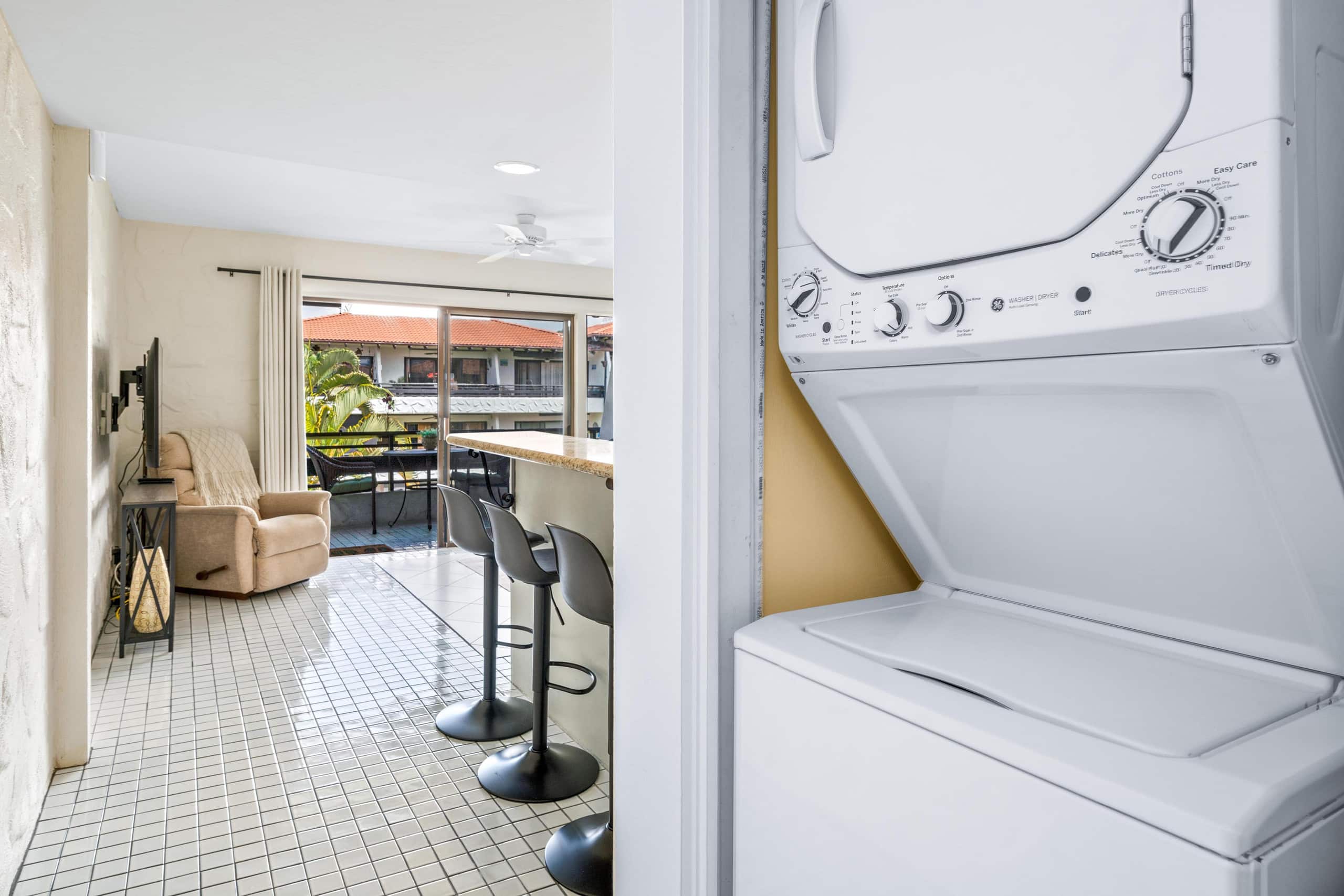 Condo in Kailua-Kona · ★4.75 · 1 bedroom · 2 beds · 1 shared bath - Image 19