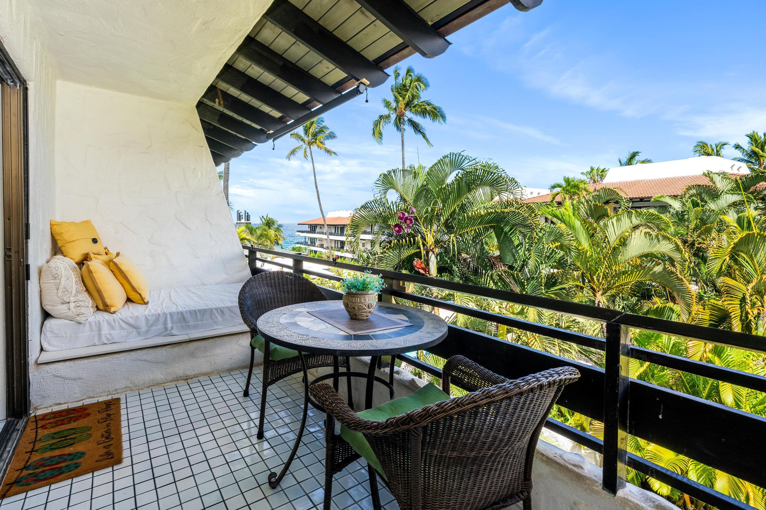 Condo in Kailua-Kona · ★4.75 · 1 bedroom · 2 beds · 1 shared bath - Image 20