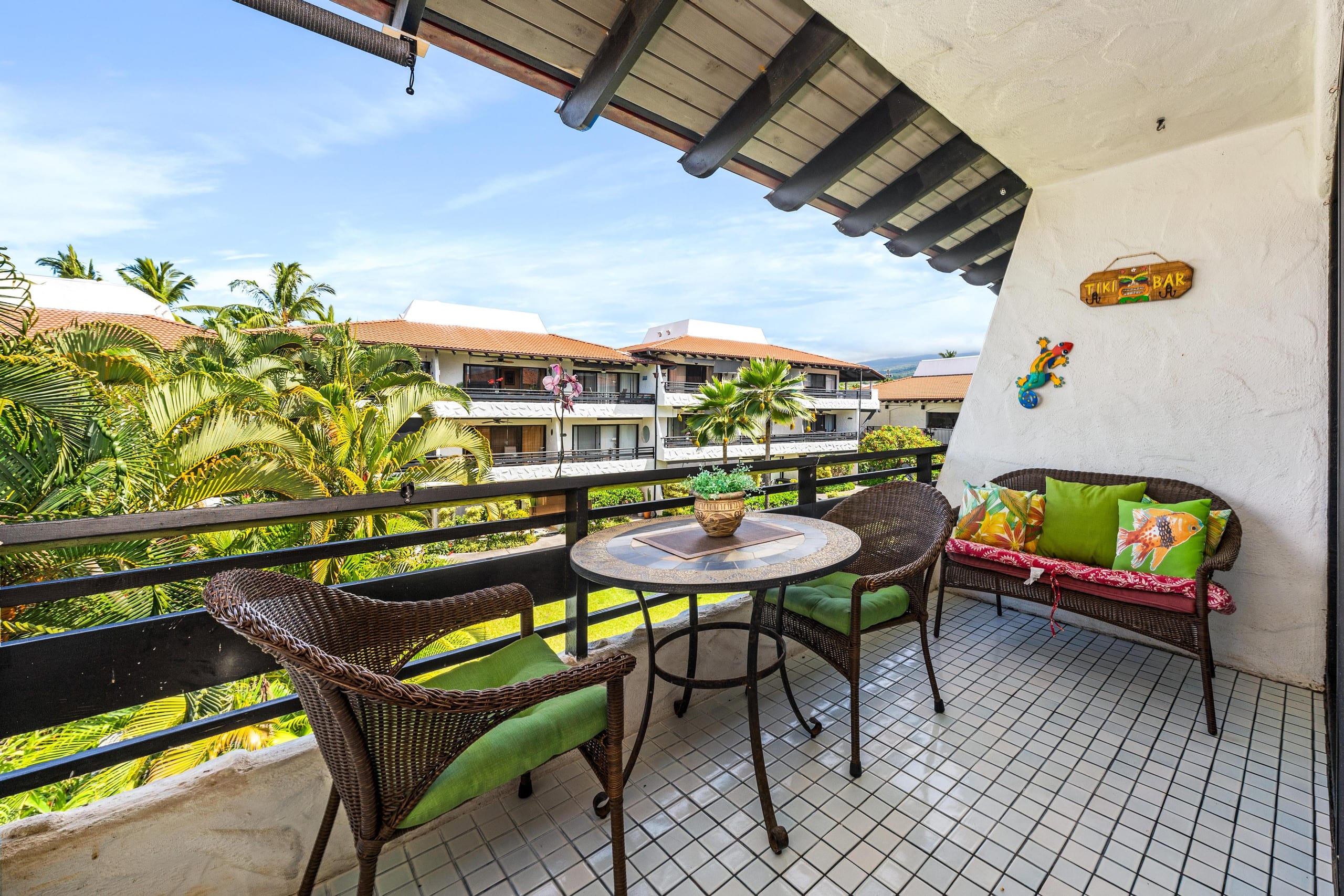 Condo in Kailua-Kona · ★4.75 · 1 bedroom · 2 beds · 1 shared bath - Image 22