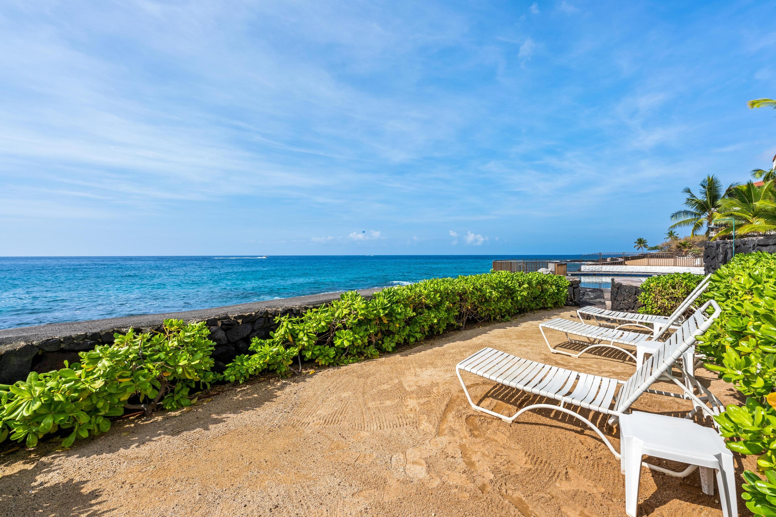 Condo in Kailua-Kona · ★4.75 · 1 bedroom · 2 beds · 1 shared bath - Image 34