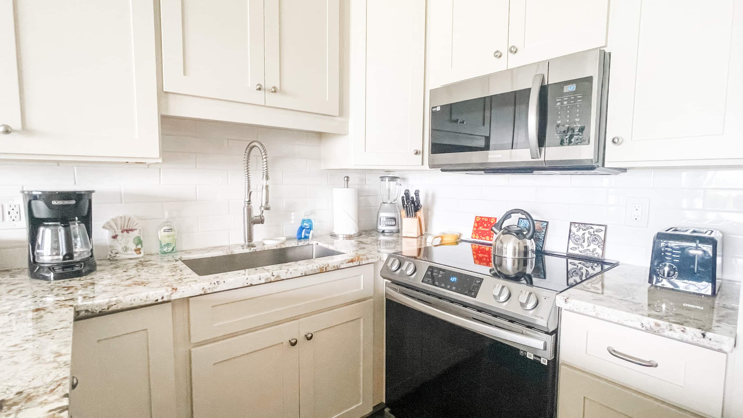Home in Kihei · ★4.92 · Studio · 1 bed · 1 private bath - Image 6