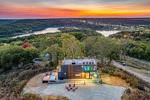 Luxury Lake Retreat|Heated Pool Now Open+ Hot Tub