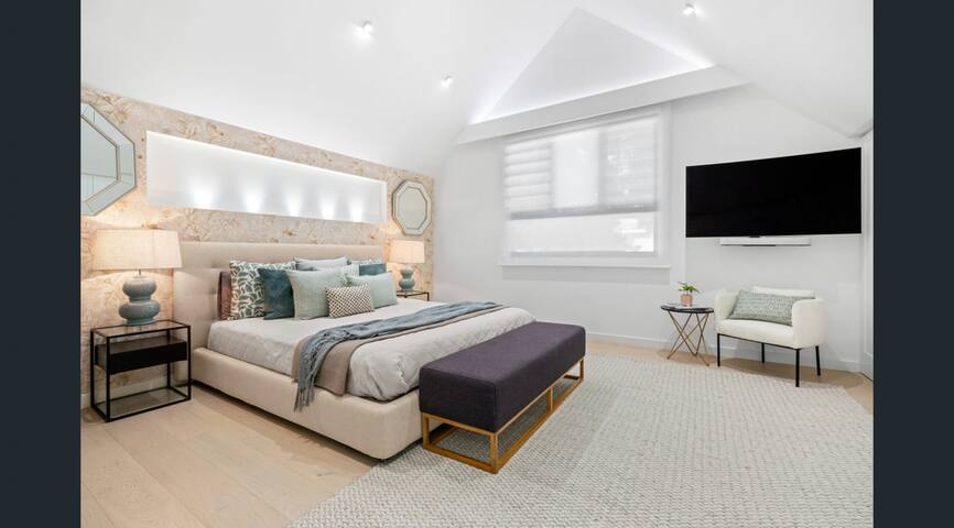 Elegance in Newtown gallery image 5