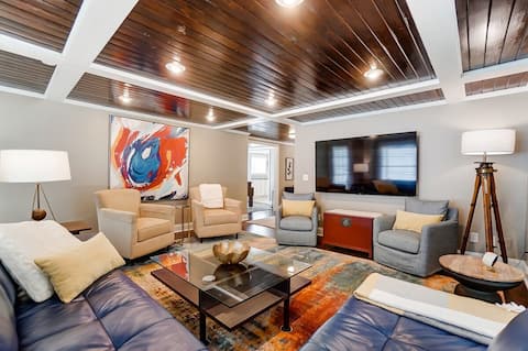Successful Airbnb property: Stylish NoDa Gem | Hot Tub, Games & Walk to Dining in Sugaw Creek / Ritch Ave