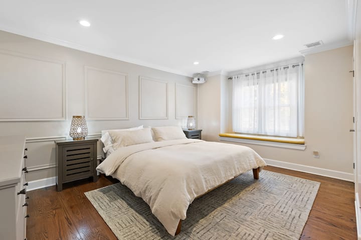 ห้องนอนหลัก - ชั้น 2